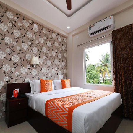 Oyo 6728 Almas Residency Hotel Kochi Екстериор снимка