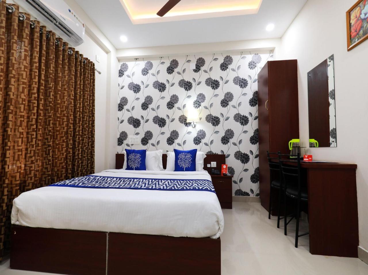 Oyo 6728 Almas Residency Hotel Kochi Екстериор снимка