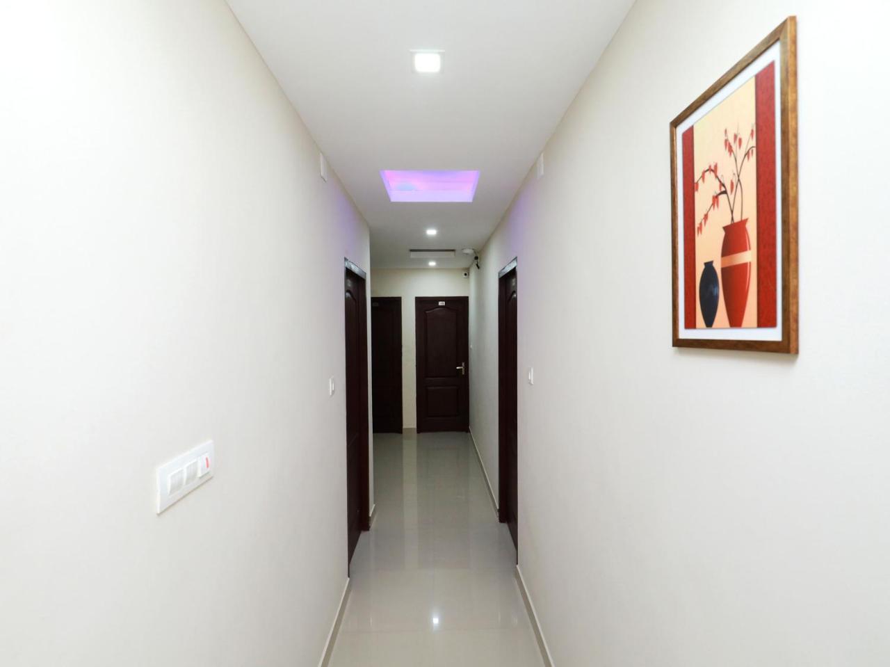 Oyo 6728 Almas Residency Hotel Kochi Екстериор снимка