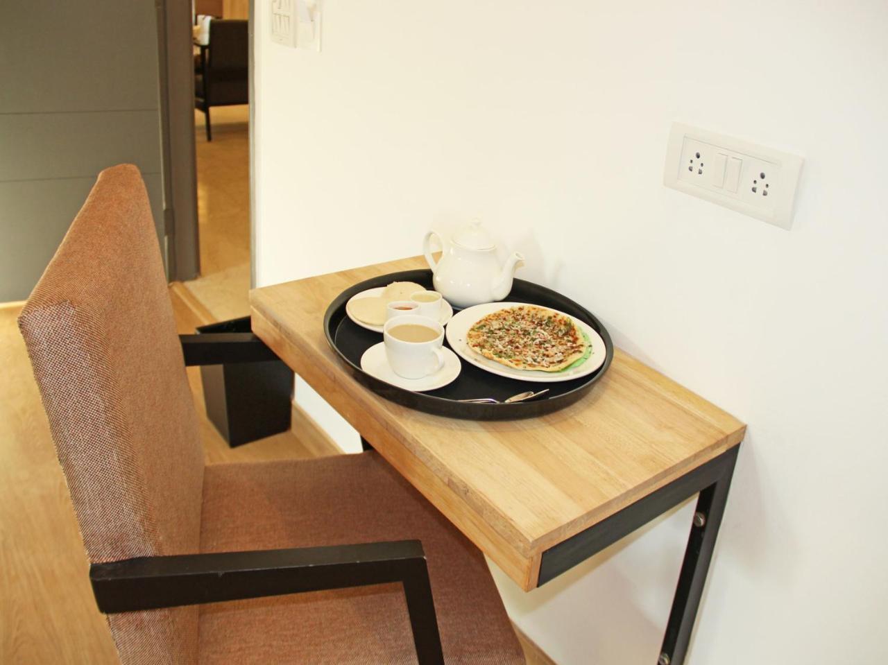 Oyo 6728 Almas Residency Hotel Kochi Екстериор снимка