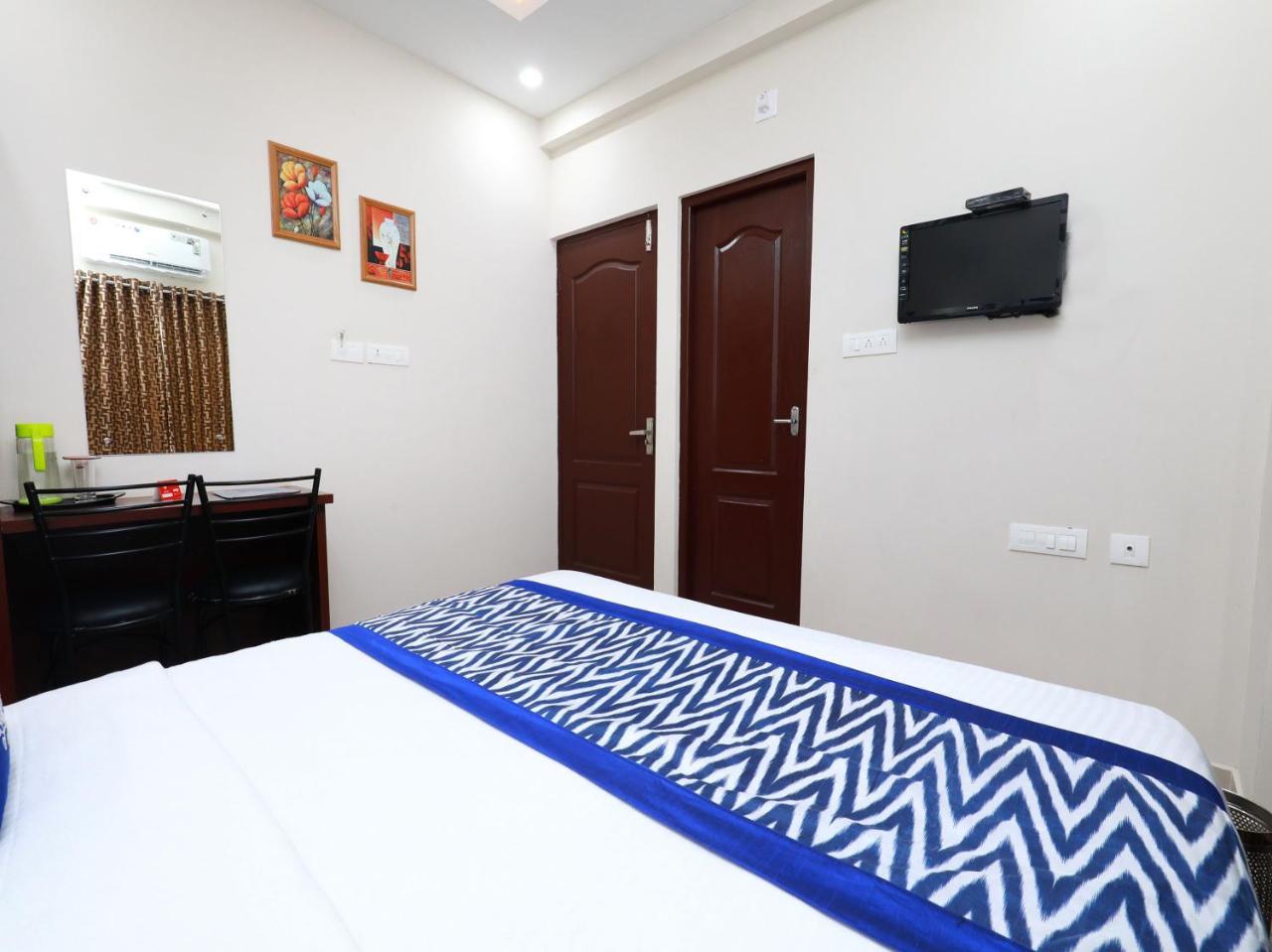 Oyo 6728 Almas Residency Hotel Kochi Екстериор снимка